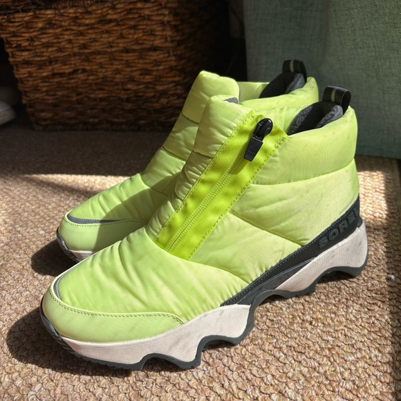 Sorel KINETIC™ Impact Women's Puffy Zip Waterproof Boot - Picture 2 of 7